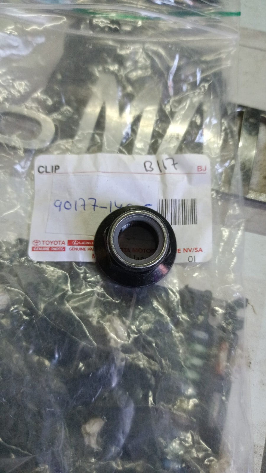 Nut / Toyota Prius RAV 4 Lexus CT 200h C-HR 9017714005 90177-14005
