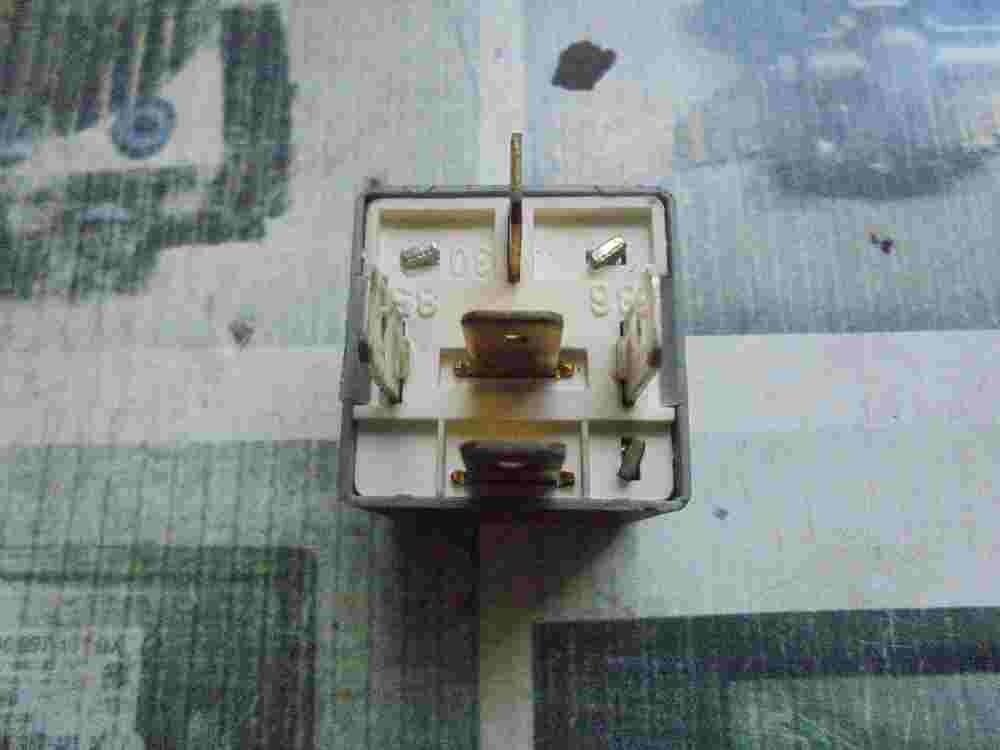 Relais Iveco WEHRLE 20207000 20 207 000 12V 30A