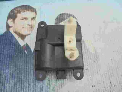 Stellmotor Heizung Nissan Almera Tino 3027030840 30270 30840 040805
