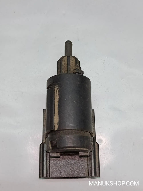 Bremslichtschalter VW Volkswagen Golf V 3B0945511C 3B0 945 511C 19322010 05999