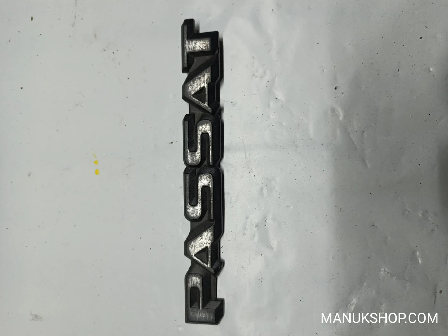 Emblem VW Volkswagen Passat 32B US3 321853687BS 321 853 687 BS 18.5cm.