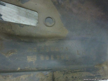 Sitz Abdeckung Verkleidung links Mitsubishi Pajero K90 2.5 TD 4WD MR219073 LH