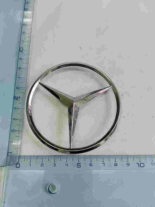 Emblem Mercedes-Benz W202 A2027580258 A 202 758 02 58 7.cm