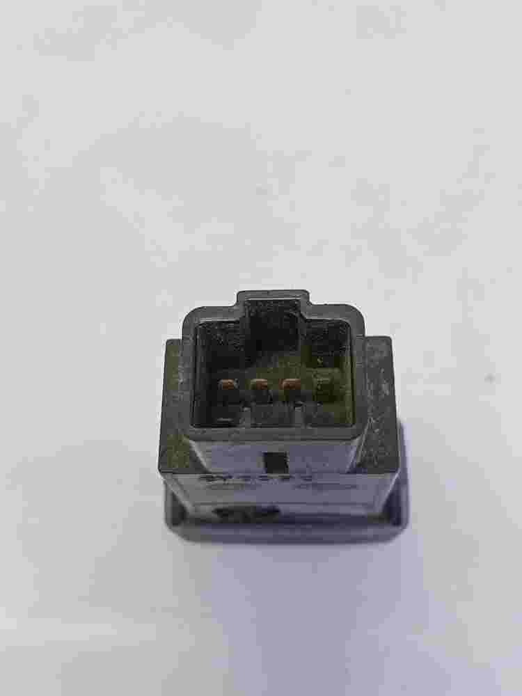 Schalter Start Stop Knopf  Hyundai Santa Fe 4X4 9324026000 93240-26000 50526