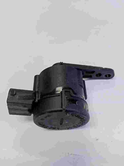 Stellmotor Scheinwerfer LWR Leuchtweitenregulierung Mercedes W124 0105427517