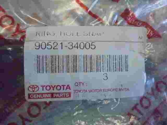 1 stuck  Ring Hole Snap  Toyota Land Cruiser 80 9052134005 90521-34005
