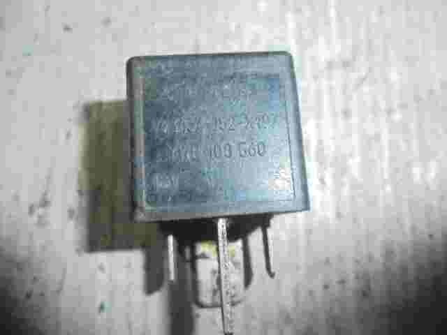 Relais LAND ROVER SIEMENS YWB100560 V23134J52X197 V23134 J52-X197