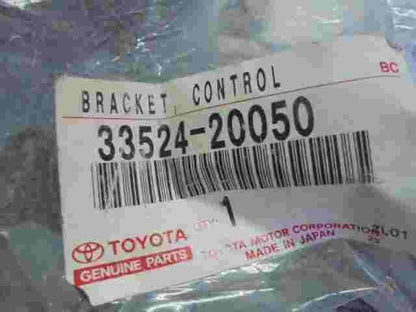 Control Bracket  Toyota Avensis II T25 Corolla 3352420050 33524-20050