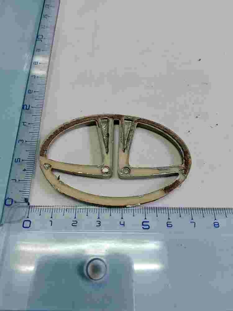 Emblem Tata Safari 6.5.cm