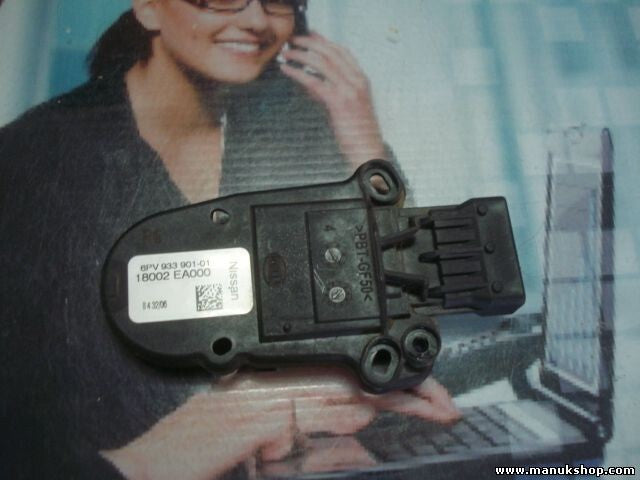 Gaspedalpotentiometer Nissan Navara Pathfinder 18002EA000 HELLA 6PV93390101