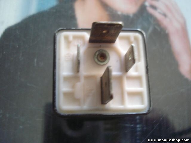 Relais Nebelscheinwerfer Audi 80/90/100/200/A6/A8/V8 443951253S 443 951 253