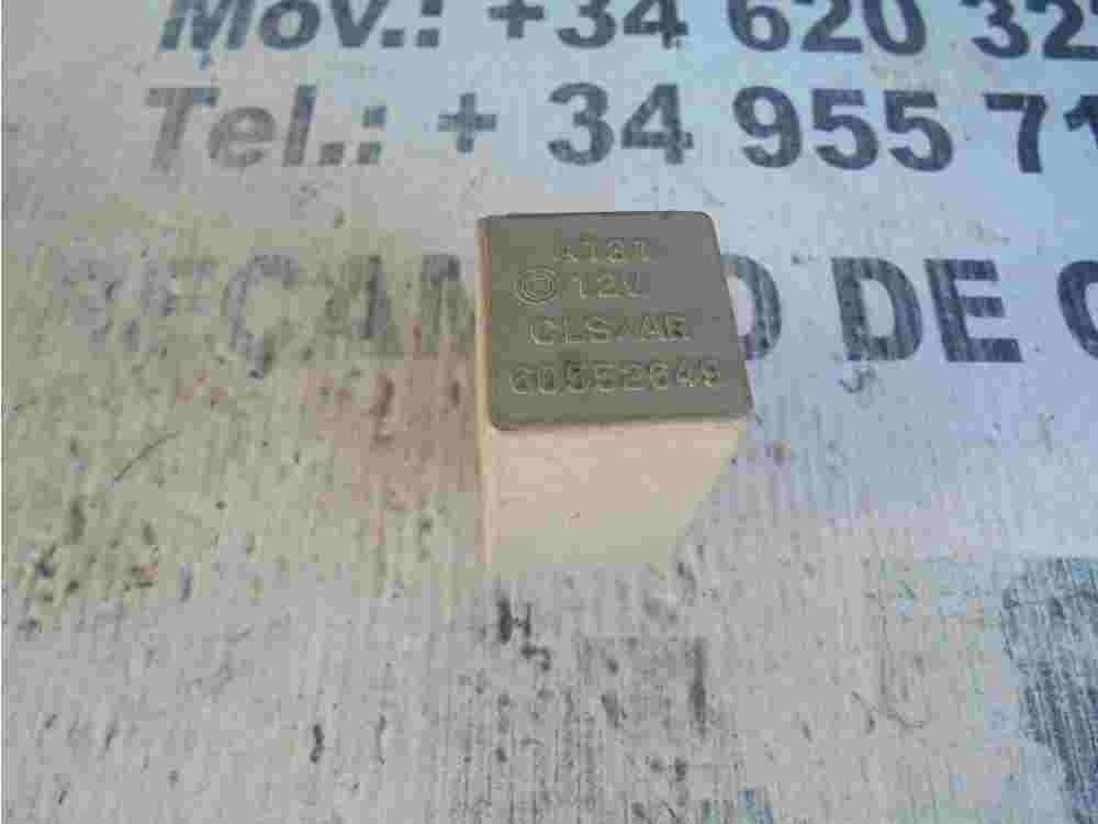 Relais  Alfa Romeo 164 60552649 CLS/AR A131 12V