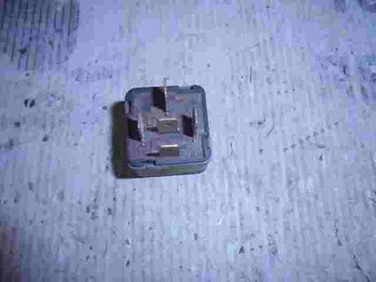 Relais Alfa Romeo Fiat A727510 A727 510 12V