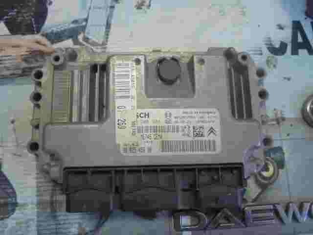 Motorsteuergerät Peugeot 1007 1.6 ME7.45 9662545880 96 625 458 80 9652552380