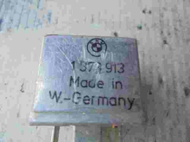 Relais BMW E30 1373913 1 373 913 899658 89 96 58 12V