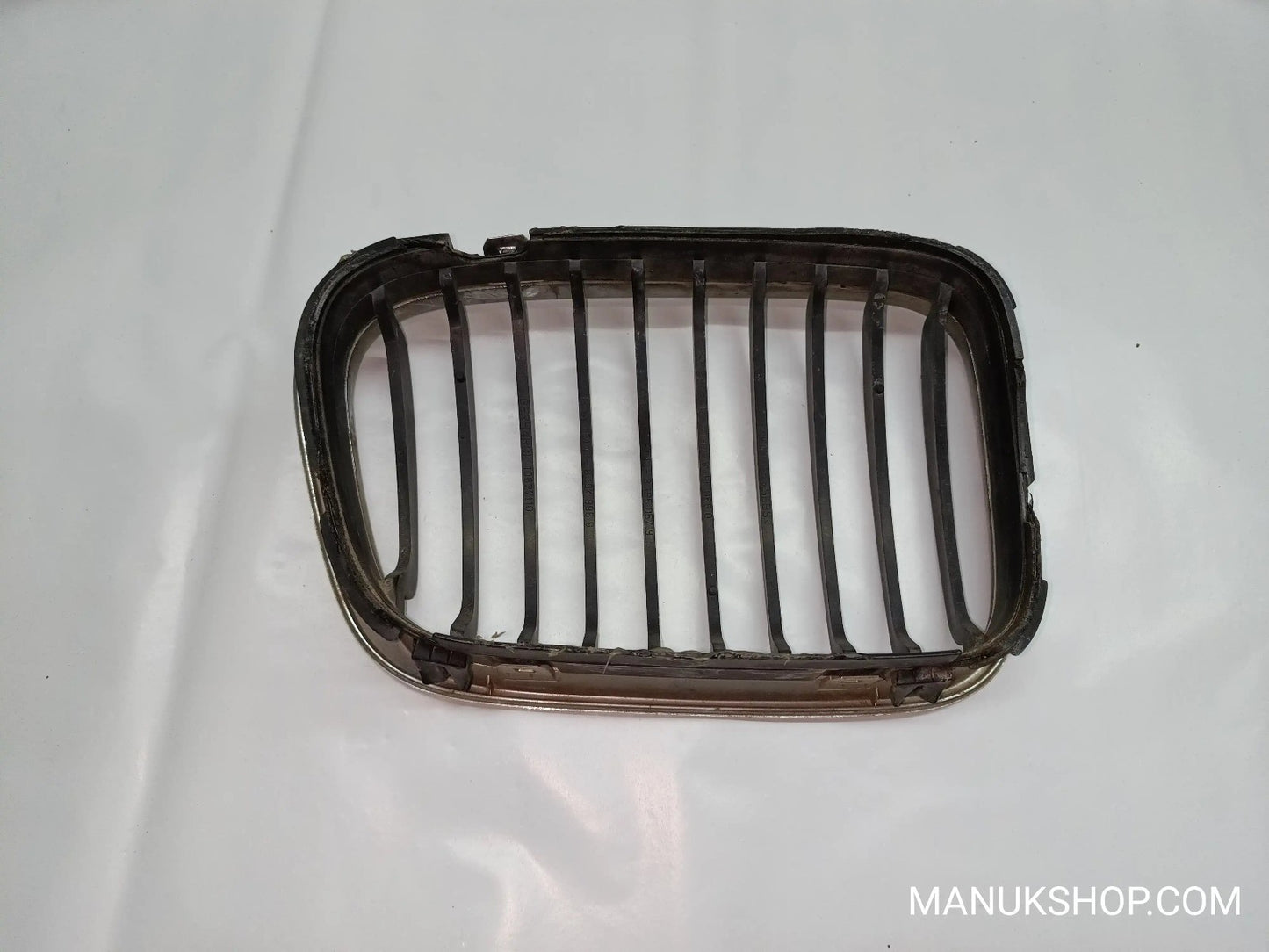 Lüftungsgitter vorne links Stoßstange BMW E39 511381596230 51 13 8 159 623 0
