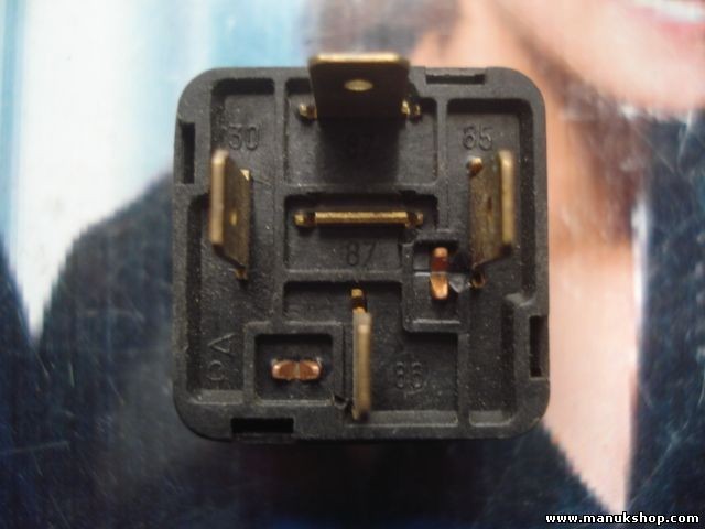 Relais  Opel Omega 12V30A 03 447 012 03447012