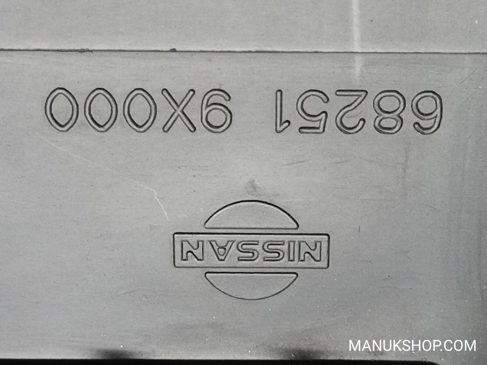 Mittelkonsole Nissan Atleon, 682519X000 68251 9X000