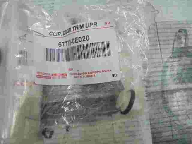 Door Trim Panel Clip  Toyota Yaris 677730E020 67773-0E020