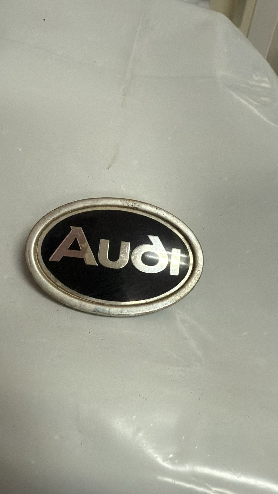 Emblem Logo Audi 80 90 100 8A0853621 8AO853621 8A0 853 621