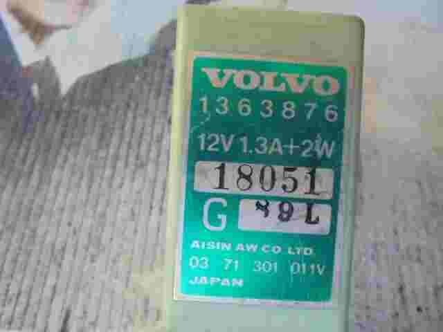 Relais Volvo 740 760 780 960 1363876 AISIN 03 71 301 011V 18051 G89L 12V1.3A+2W