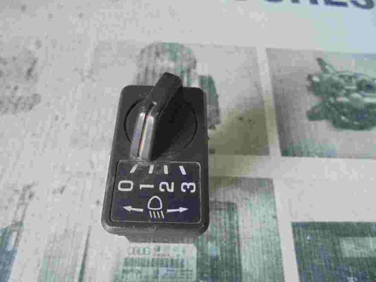 Leuchtweitenregelung Schalter Nissan Terrano WD21 I Pathfinder NILES