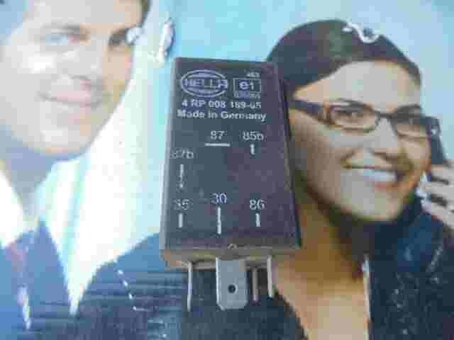 Relais  Opel HELLA 4RP00818905 4 RP 008 189-05
