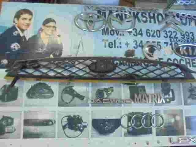 Frontgrill Grill Kühlergrill Ford Focus 1 2M518200DBW 2M51 8200 DBW
