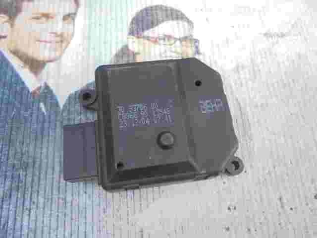 Stellmotor Heizung Peugeot 307 Citroen C4 309370600C BEHR C89689013548
