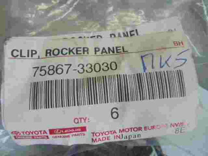 Clip Rocker Panel  Toyota Camry V30 Lexus 7586733030 75867-33030