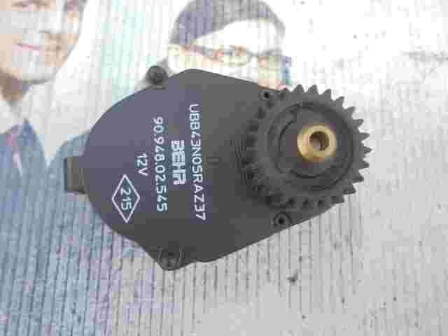 Stellmotor Heizung Renault Laguna 9094802545 90.948.02.545 BEHR UBB43N05RAZ37