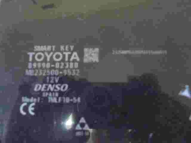 Steuergerät intelligenter Schlüssel Toyota Auris 8999002380 DENSO MB2325009532
