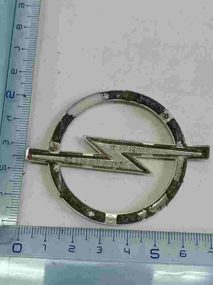 Emblem / Opel Kadett Senator B Omega A GM 90535249 90 535 249 2512689 7cm․