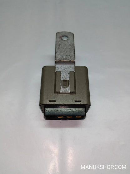 Relais Scheibenwischer Hyundai Accent 9542025000 95420-25000 Omron ZG3