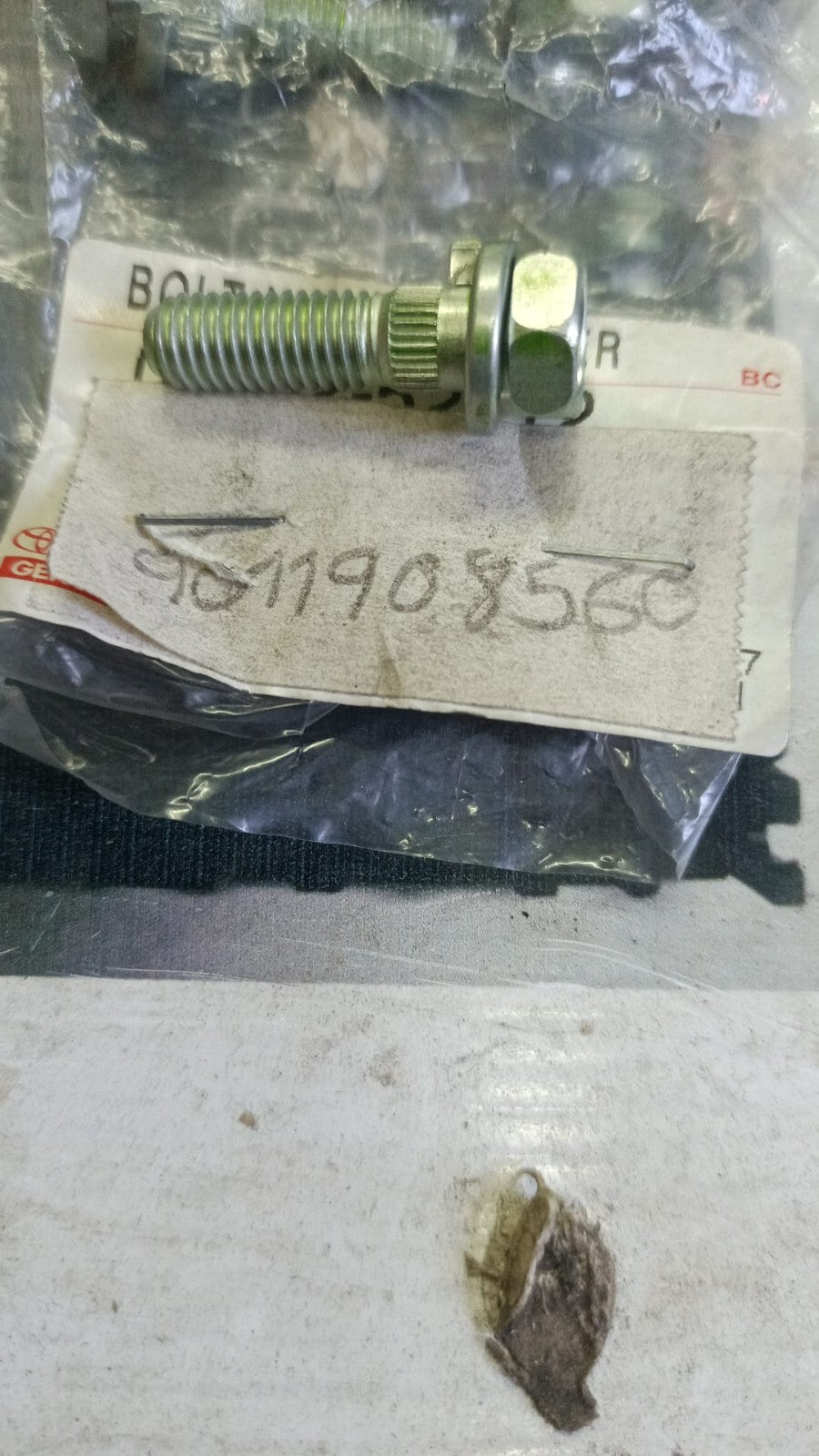 Bolt With Washer 8 Pcs  Toyota Harrier Corolla E12 9011908560 90119-08560