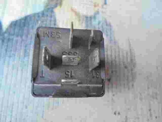 Wischer relais VW Passat Golf IV Nr.19 321955531A HELLA 5WG00362000