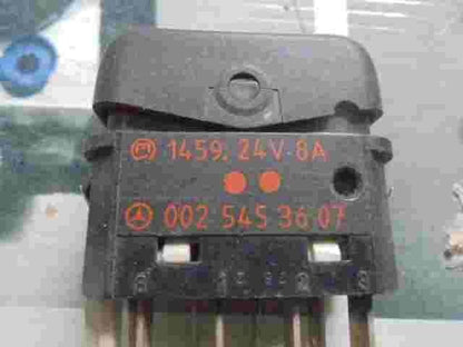 Fensterheber schalter  Mercedes-Benz Actros 0025453607 002 545 36 07 1459 24V 8A