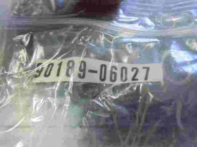 Grommet Toyota Avensis II Corolla Camry Land Cruiser Prado Prius 9018906027