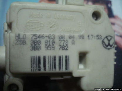 Stellmotor Tankklappe VW Passat 3B0959782 3B0810773A 3BO810773A HELLA 7546-03