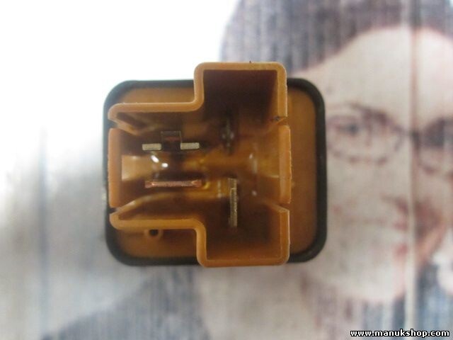 Relais Mitsubishi Pajero Galant MD113566 OMRON 04X5D6