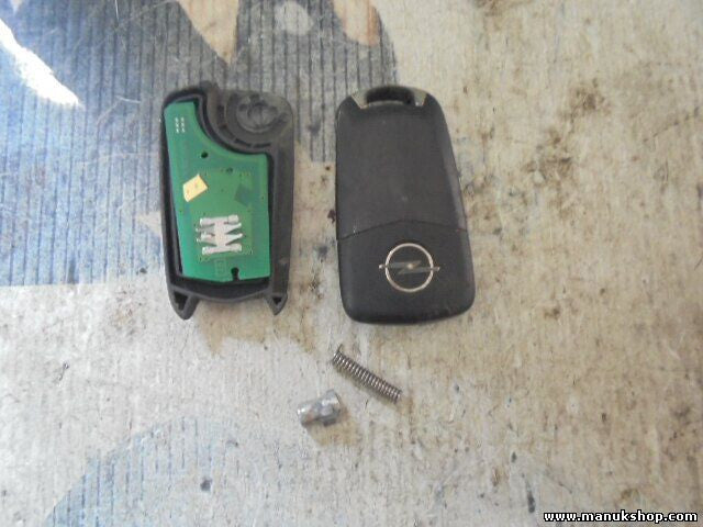 Funkfernbedienung Schlüssel Gehäuse Opel Astra Zafira E250013697A Valeo 13149658