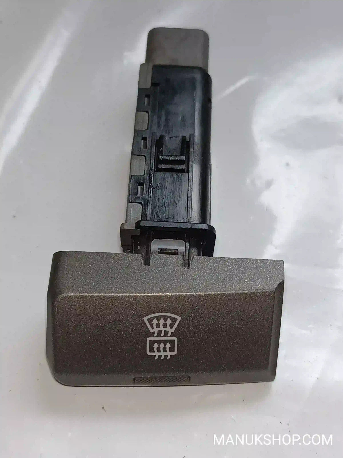 Heckscheibenheizung schalter SsangYong Rodius 8523021420  85230-21420 DC05H