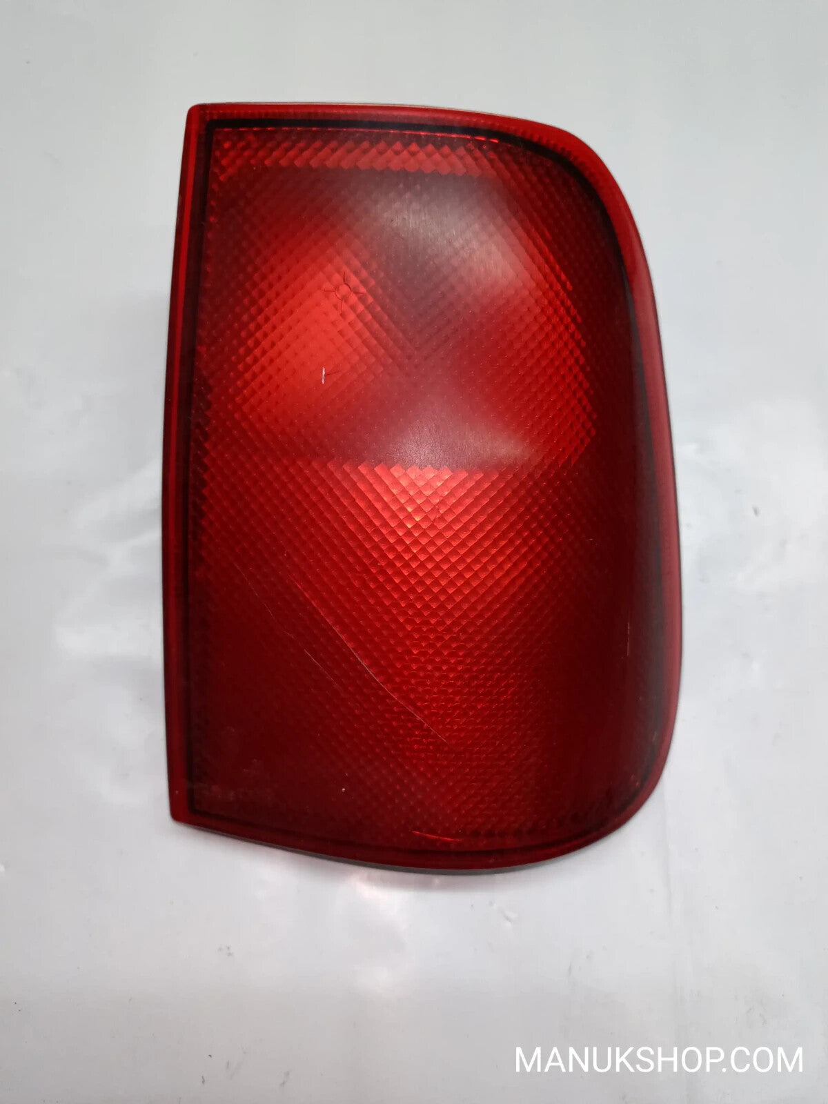 Rückleuchte links Nissan Terrano 268500F001 26850 0F 001 268500F000 26850 0F000