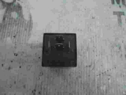 Relais New Holland 12V4246WX2 12V.42/46W ( X2 ) IE 11-1