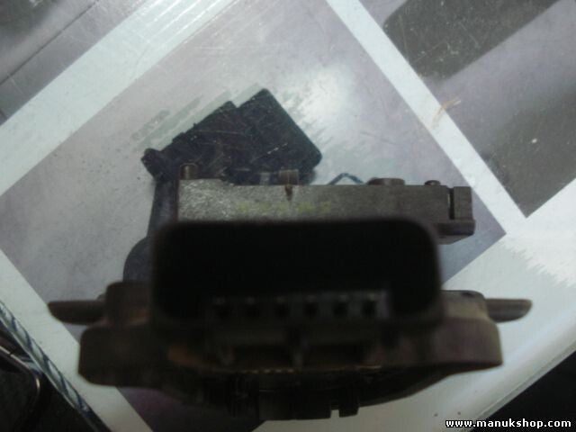 Gaspedalpotentiometer Nissan Navara Pathfinder 18002EA000 HELLA 6PV93390101