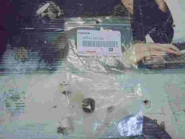 1 stuck   Cushion  Toyota Corolla Prius Yaris 9054109124 90541-09124