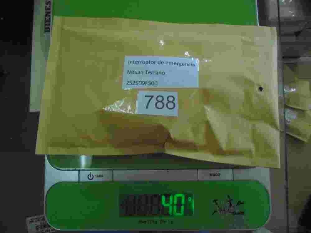 Warnblinkschalter Nissan Terrano Primera LK 252909F500 25290-9F500