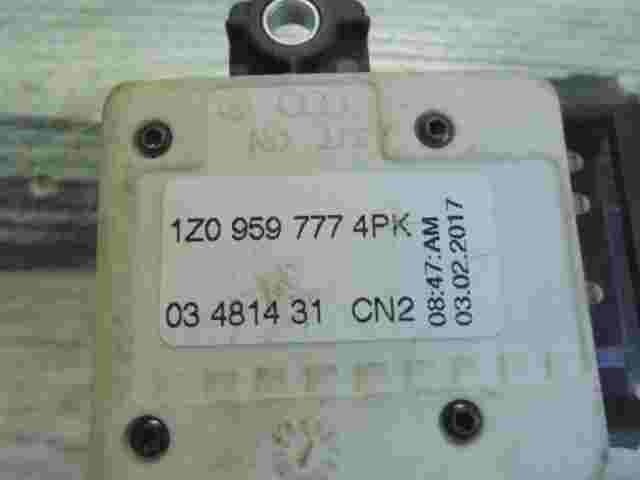 Sitzverstellung Skoda Superb Passat Tiguan CN2 1Z09597774PK 1Z0959777 03481431