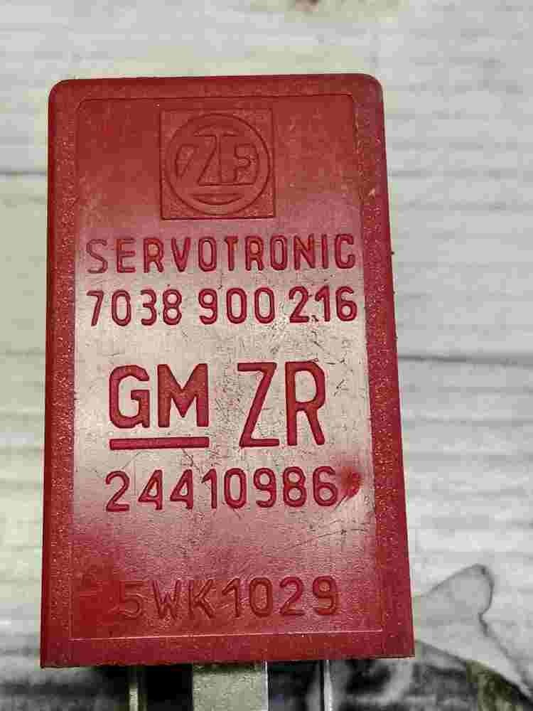 Relais Servotronic Servolenkung Opel Omega 7038900216 GM ZR 24410986 5WK1029