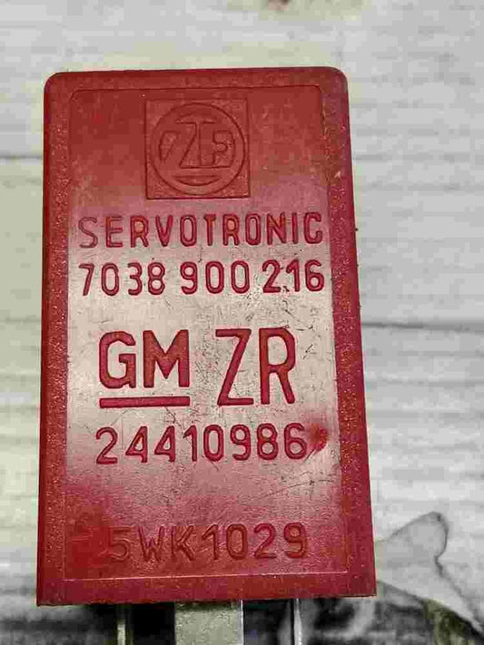 Relais Servotronic Servolenkung Opel Omega 7038900216 GM ZR 24410986 5WK1029